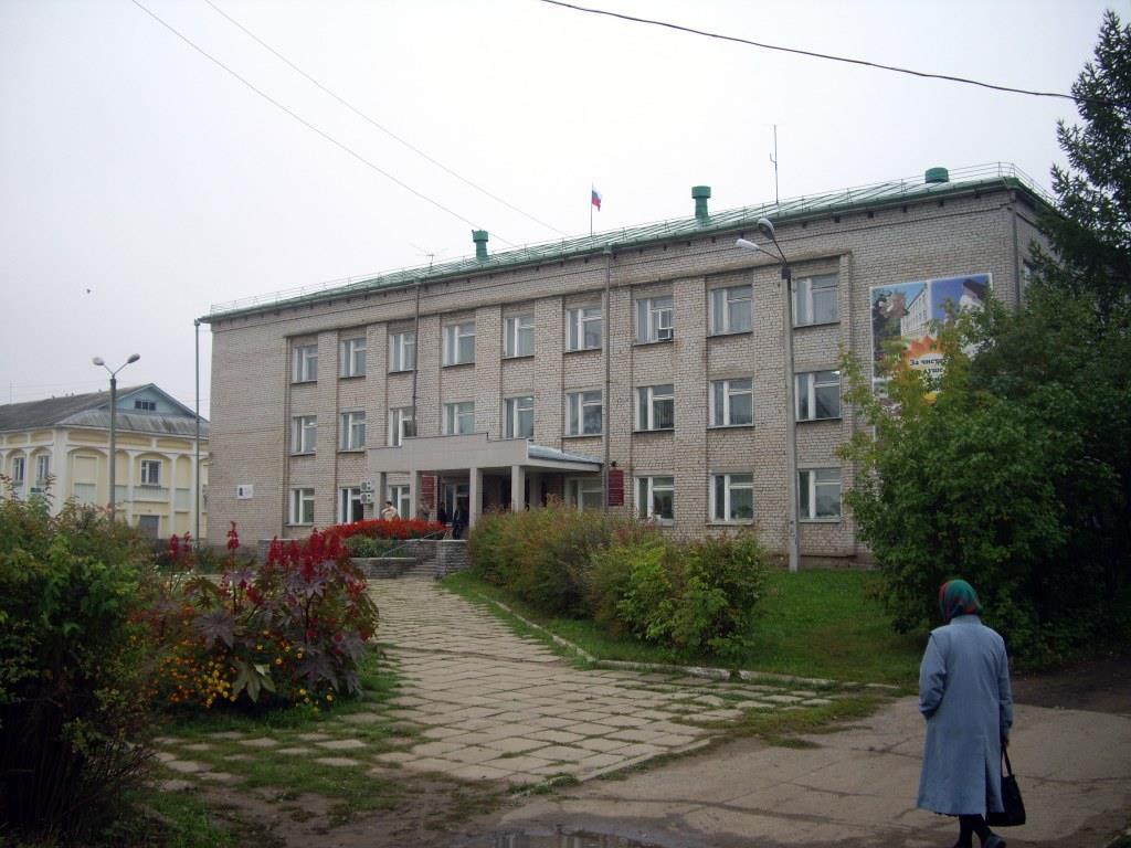 Здание администрации Оричевского района.